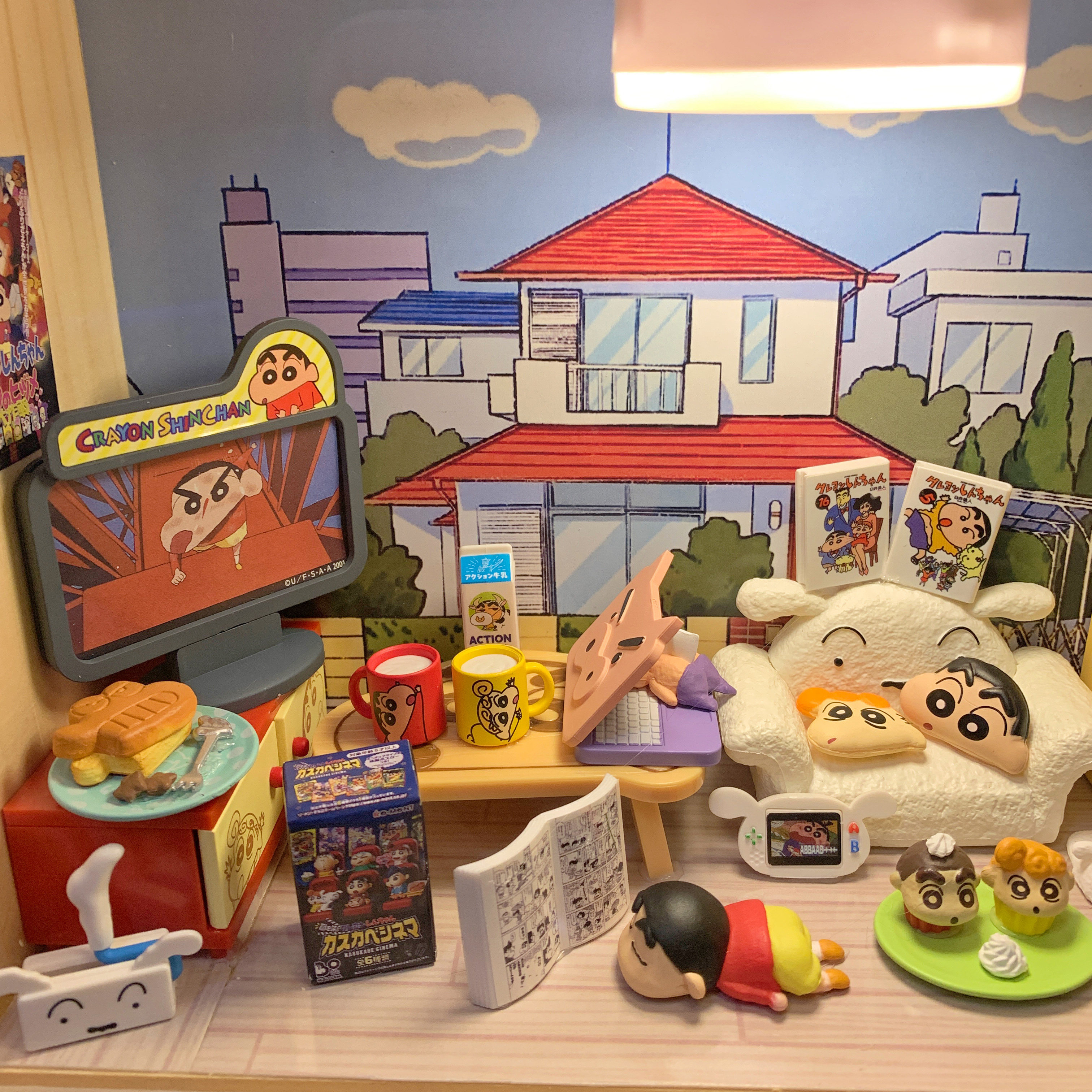 Rement Crayon Shinchan Miniatu - Desk Setup Equipment review and price