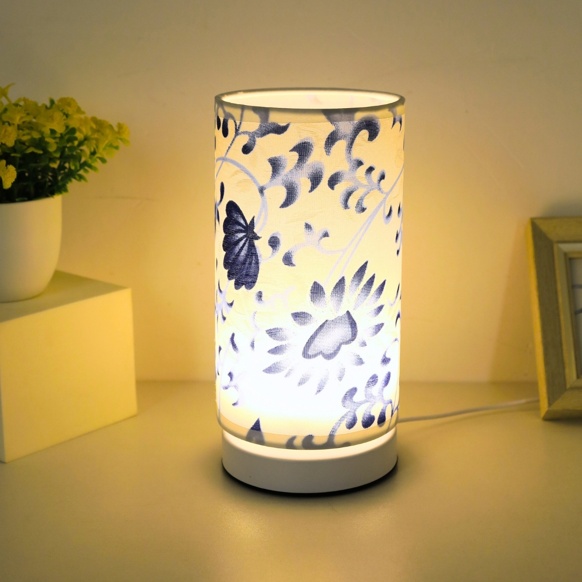 Warm fabric LED desk lamp, USB - Desk Setup Wallpaper review and price